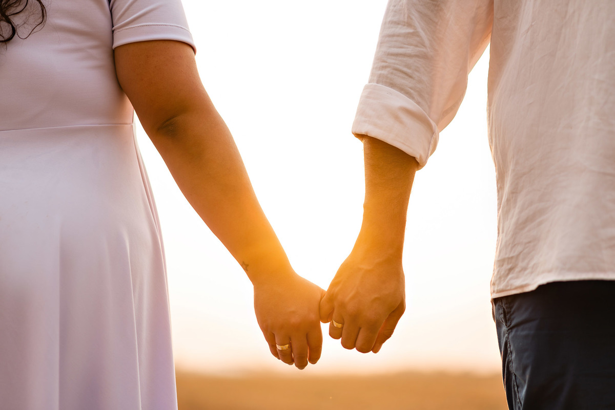 Ensaio Pre Wedding Holambra, Ensaio Casal, Theos Turismo Holambra. Holambra cidade das flores. Ensaio pre wedding na plantação de girassol. Moinho. Plantação de trigo