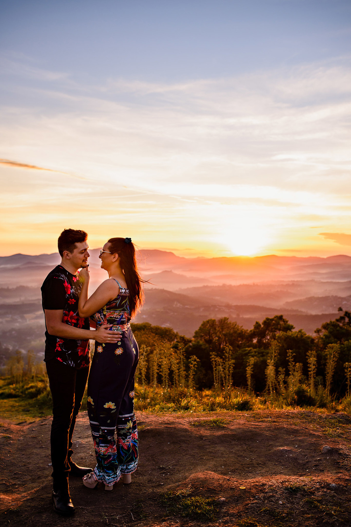 Ensaio Pre Wedding Pico do olho d'agua, Ensaio Casal  Ensaio pre wedding . noivos fotos romantica.a . Mairiporã. Fotos nascer do sol, amanhecer. Pedreira do Dib