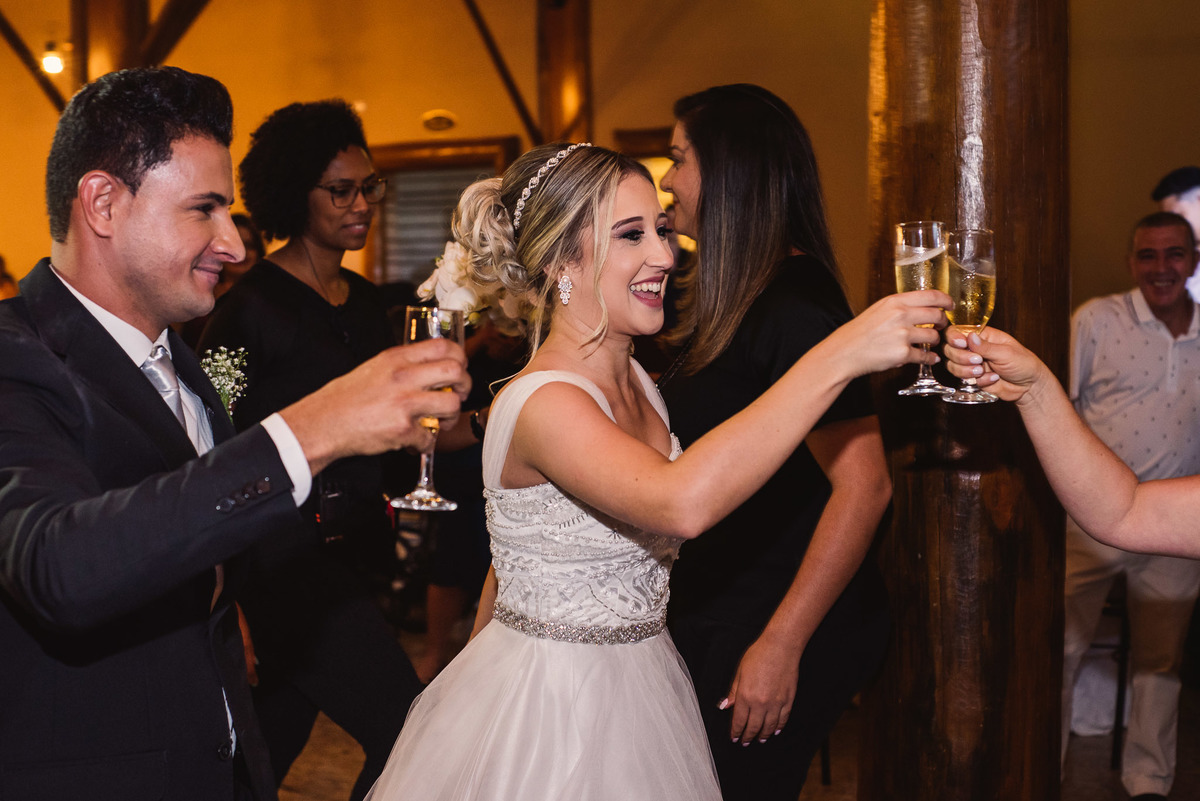 Cerimonia de casamento, chacara paraiso. Fotos de casamento. Wedding. casamento ao ar livre. casamento no campo. vestido da noiva. festa de casamento, balada de casamento, chacara paraiso. salao paraiso.