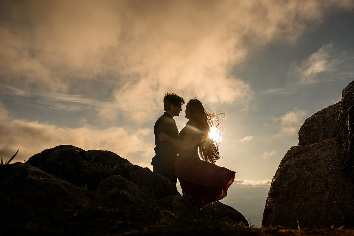 Ensaio Pre Wedding Pico do olho d'agua, Ensaio Casal  Ensaio pre wedding . noivos fotos romantica.a . Mairiporã. Fotos nascer do sol, amanhecer. Pedreira do Dib