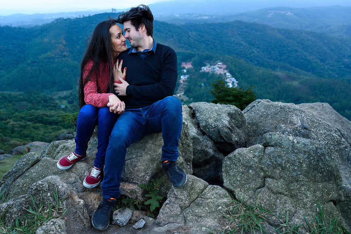 Ensaio Pre Wedding Pico do olho d'agua, Ensaio Casal  Ensaio pre wedding . noivos fotos romantica.a . Mairiporã. Fotos nascer do sol, amanhecer. Pedreira do Dib