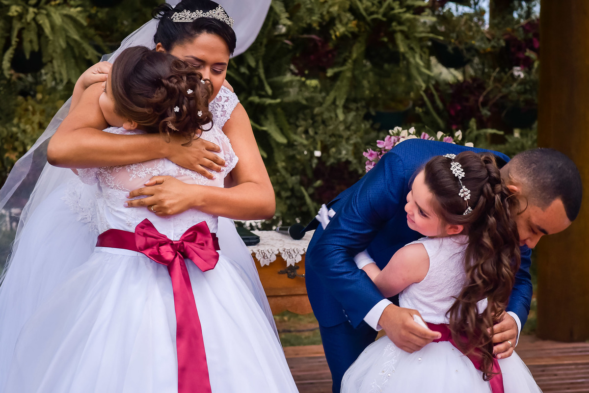 Cerimonia de casamento, chacara paraiso. Fotos de casamento. Wedding. casamento ao ar livre. casamento no campo. Terno do noivo. terno de noivo. Vestido da noiva. vestido de noiva.