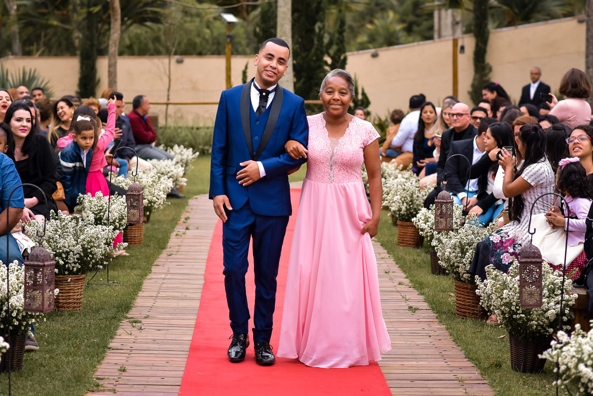 Cerimonia de casamento, chacara paraiso. Fotos de casamento. Wedding. casamento ao ar livre. casamento no campo. Terno do noivo. terno de noivo.