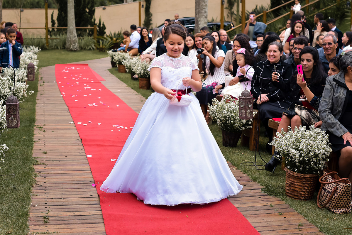 Cerimonia de casamento, chacara paraiso. Fotos de casamento. Wedding. casamento ao ar livre. casamento no campo. Terno do noivo. terno de noivo.