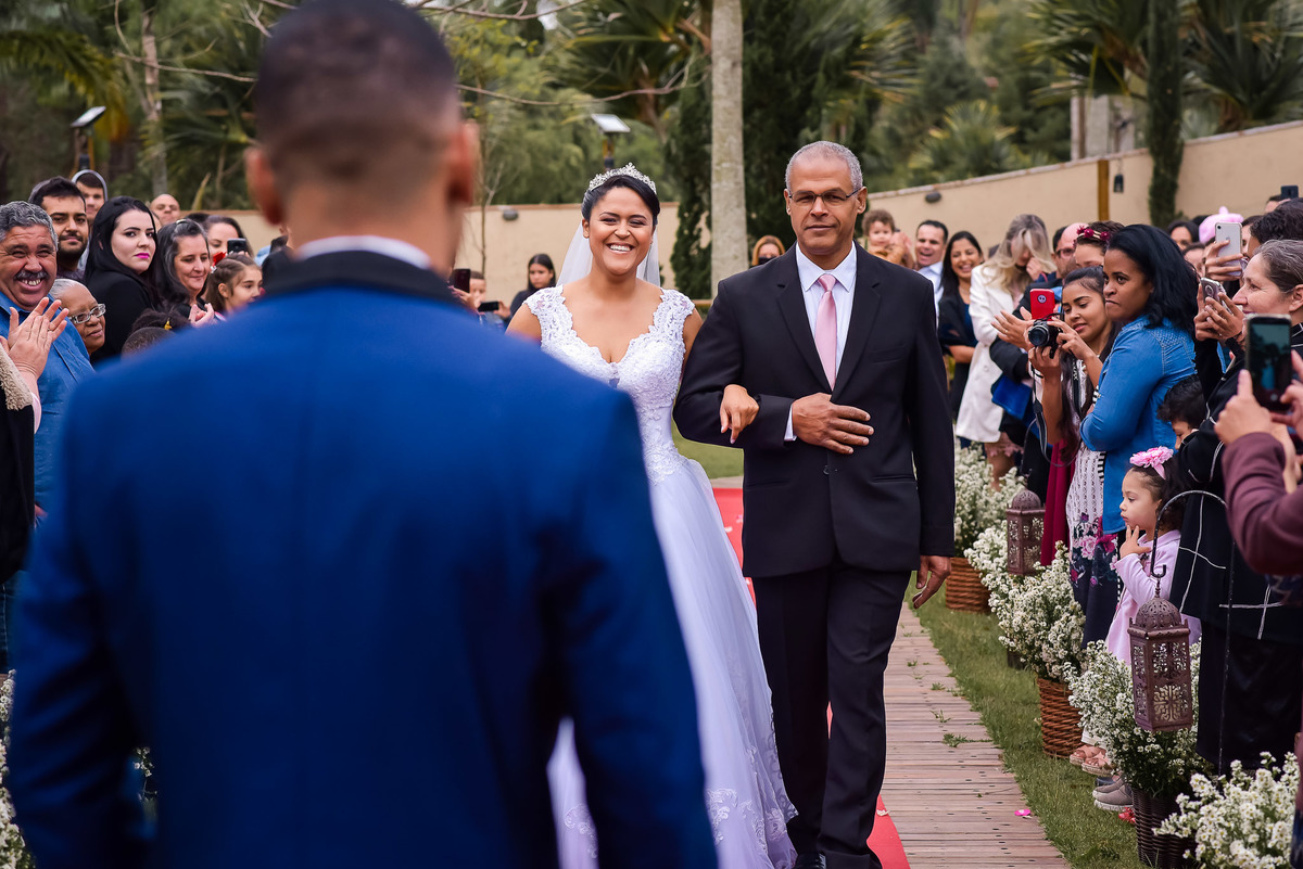 Cerimonia de casamento, chacara paraiso. Fotos de casamento. Wedding. casamento ao ar livre. casamento no campo. Terno do noivo. terno de noivo.