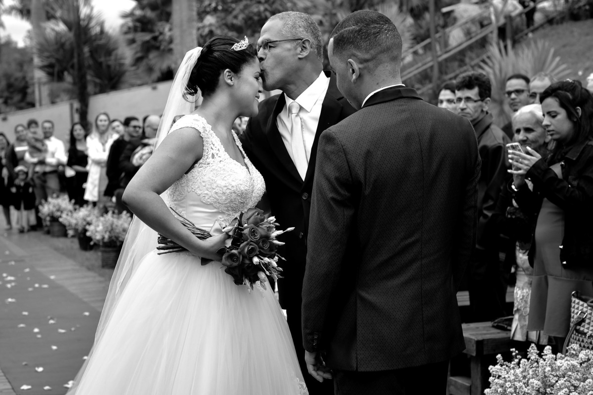 Cerimonia de casamento, chacara paraiso. Fotos de casamento. Wedding. casamento ao ar livre. casamento no campo. Terno do noivo. terno de noivo. Vestido da noiva. vestido de noiva.