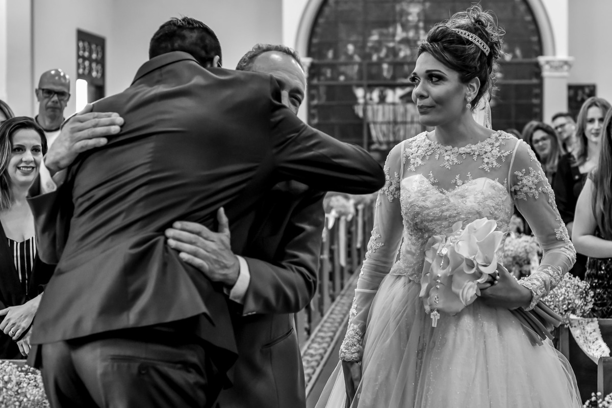 Cerimonia de casamento Santuário Diocesano Nossa Senhora Aparecida. fotos de casamento. fotos de casamento com emoção. fotos espontaneas.