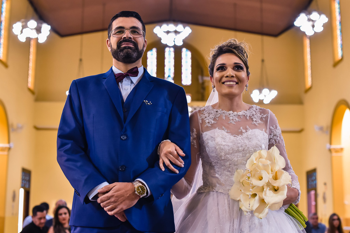 Cerimonia de casamento Santuário Diocesano Nossa Senhora Aparecida. fotos de casamento. fotos de casamento com emoção. fotos espontaneas.