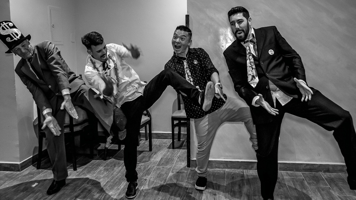 fotos de casamento. fotos de casamento com emoção. fotos espontaneas. fotos de casal. terno do noivo, vestido de noiva, buque de noiva.  recepçao churrascaria trevisan, 14 de dezembro.