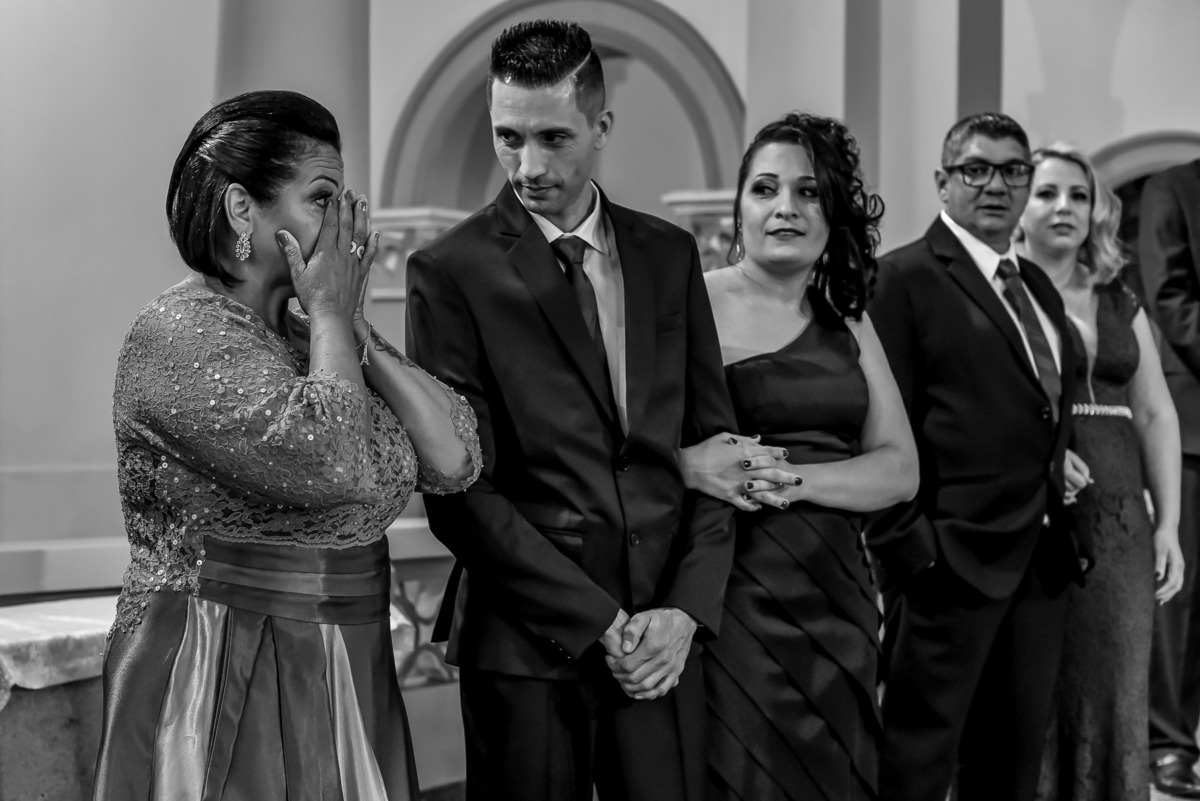 Cerimonia de casamento Santuário Diocesano Nossa Senhora Aparecida. fotos de casamento. fotos de casamento com emoção. fotos espontaneas.