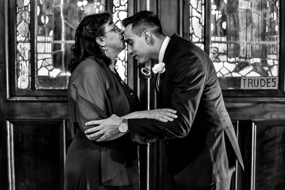 Cerimonia de casamento na catedral nossa senhora do desterro - jundiaí.  Vestido de noiva. terno do noivo. casamento na igreja. fotos de casamento.