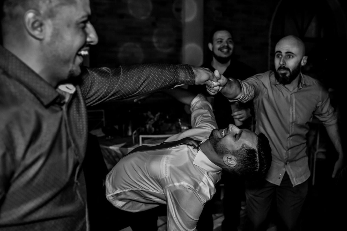 recepçao estaçao fazenda. fotos de casamento estação fazenda. fotos expontaneas. fotografo contador de historia, contador de historia. fotografo de casamento.  fotos de balada. vestido de noiva. terno do noivo.