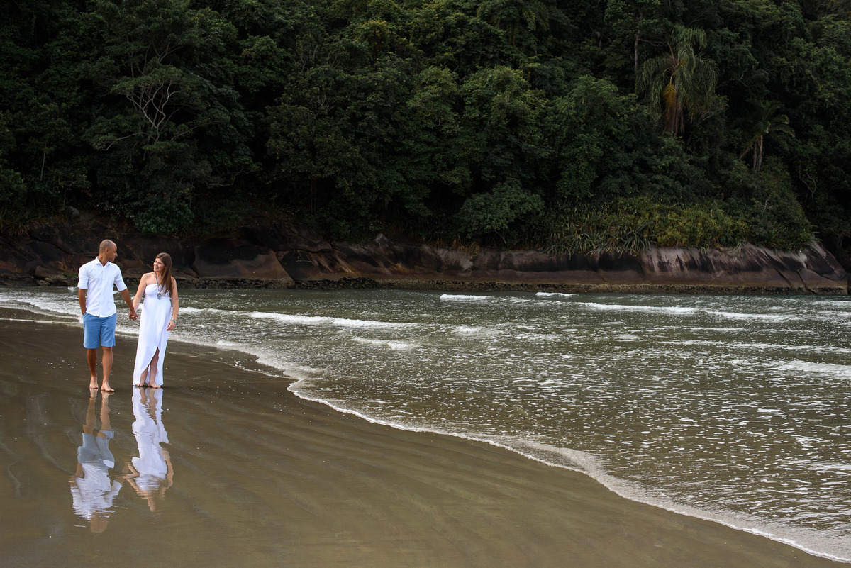 Ensaio pre wedding praia Riviera de são Lourenço Bertioga. ensaio noivos na praia. ensaio casal. casar na praia. Casamento pe na areia casamento na praia. Praia Bertioga. Fotos praia Bertioga. Pre Wedding bertioga. 
