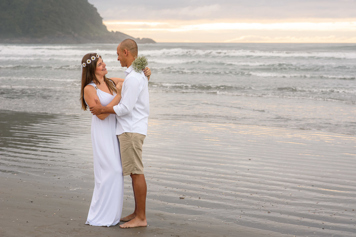 Ensaio pre wedding praia Riviera de são Lourenço Bertioga. ensaio noivos na praia. ensaio casal. casar na praia. Casamento pe na areia casamento na praia. Praia Bertioga. Fotos praia Bertioga. Pre Wedding bertioga. 