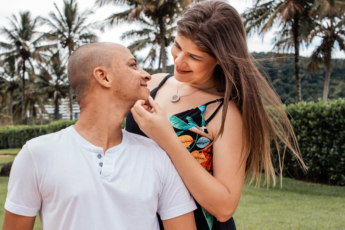 Ensaio pre wedding praia Riviera de são Lourenço Bertioga. ensaio noivos na praia. ensaio casal. casar na praia. Casamento pe na areia casamento na praia. Praia Bertioga. Fotos praia Bertioga. Pre Wedding bertioga. 