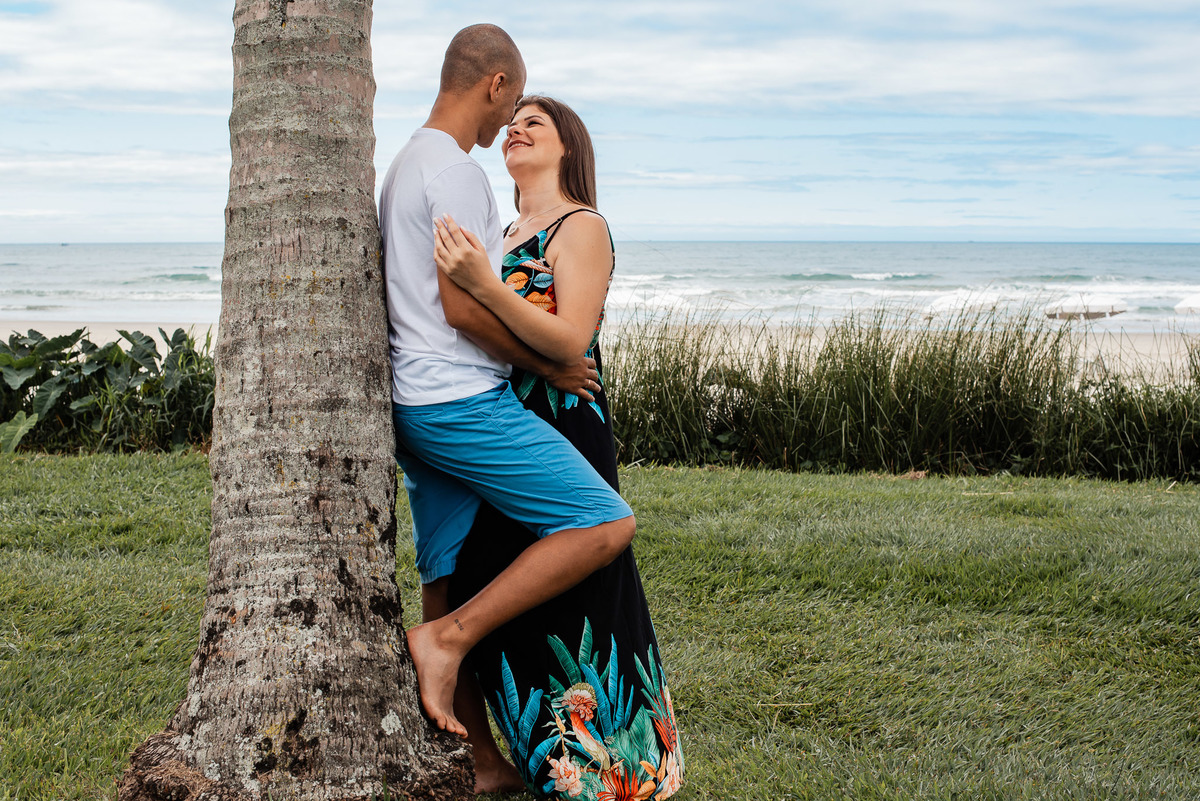 Ensaio pre wedding praia Riviera de são Lourenço Bertioga. ensaio noivos na praia. ensaio casal. casar na praia. Casamento pe na areia casamento na praia. Praia Bertioga. Fotos praia Bertioga. Pre Wedding bertioga. 