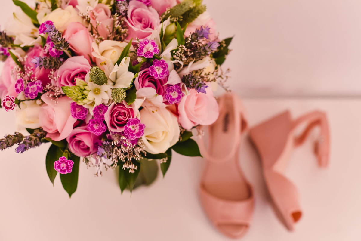 Making off da noiva, maquiagem de noiva. fotos de casamento. dia da noiva. making of perfeito. buque de noiva. sapato da noiva.