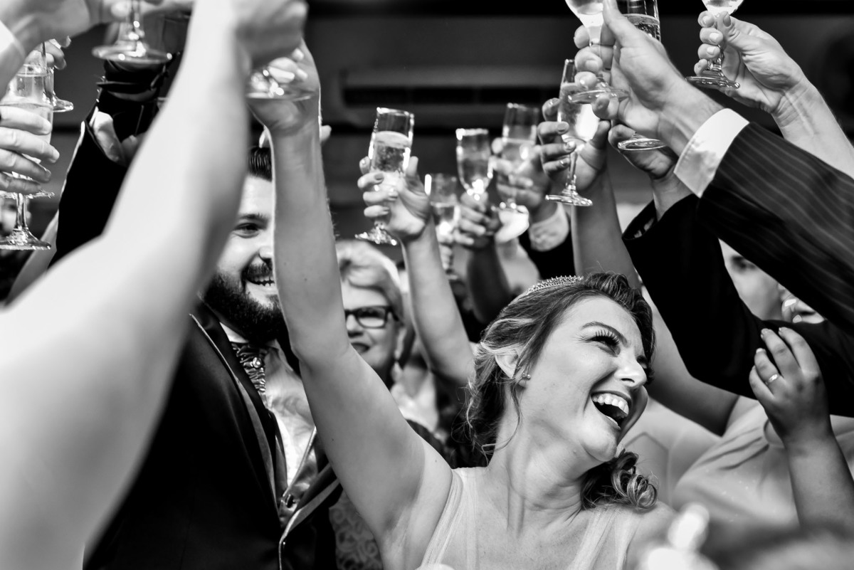 Miros Buffet. fotos de casamento miros Buffet. fotos expontaneas. fotografo contador de historia, contador de historia. fotografo de casamento.  fotos de balada. vestido de noiva. terno do noivo.