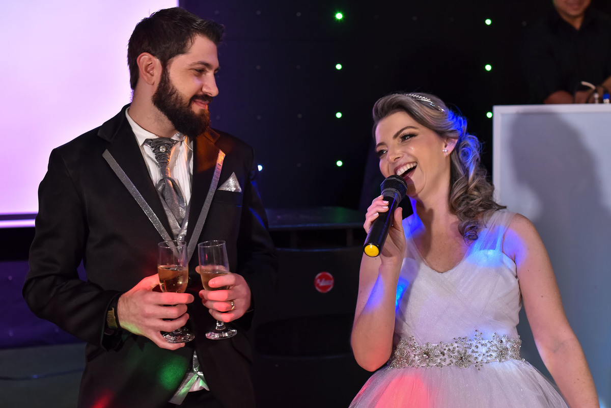 Miros Buffet. fotos de casamento miros Buffet. fotos expontaneas. fotografo contador de historia, contador de historia. fotografo de casamento.  fotos de balada. vestido de noiva. terno do noivo.