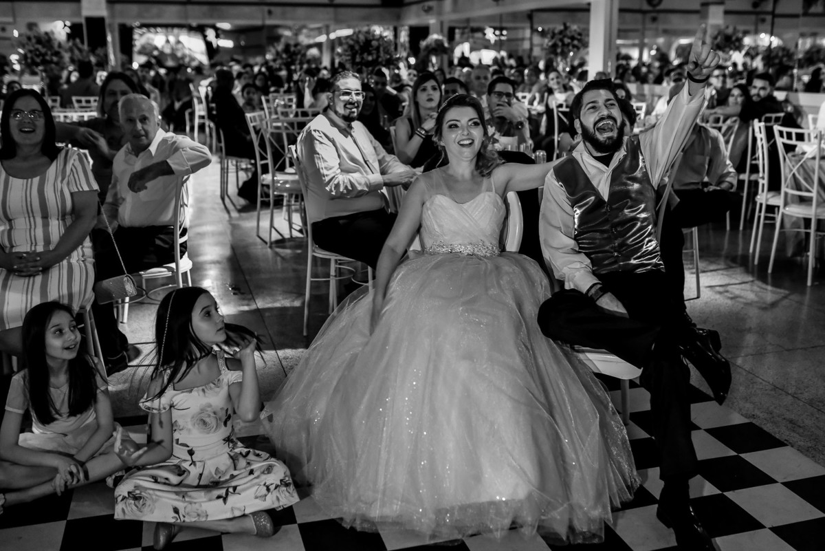 Miros Buffet. fotos de casamento miros Buffet. fotos expontaneas. fotografo contador de historia, contador de historia. fotografo de casamento.  fotos de balada. vestido de noiva. terno do noivo. Rosa de Saron.