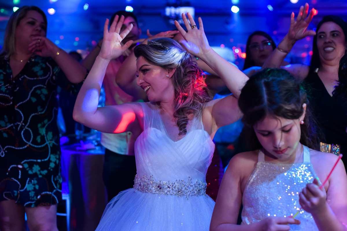 Miros Buffet. fotos de casamento miros Buffet. fotos expontaneas. fotografo contador de historia, contador de historia. fotografo de casamento.  fotos de balada. vestido de noiva. terno do noivo.