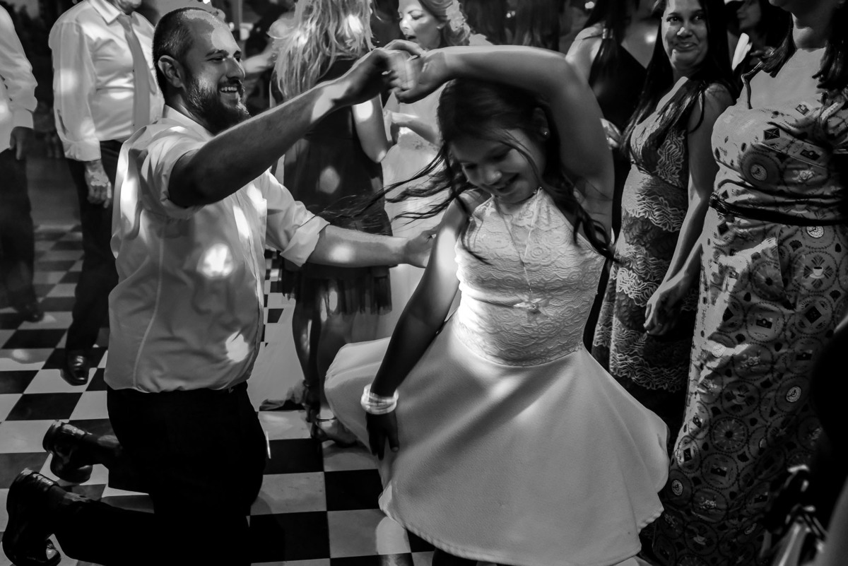 Miros Buffet. fotos de casamento miros Buffet. fotos expontaneas. fotografo contador de historia, contador de historia. fotografo de casamento.  fotos de balada. vestido de noiva. terno do noivo.