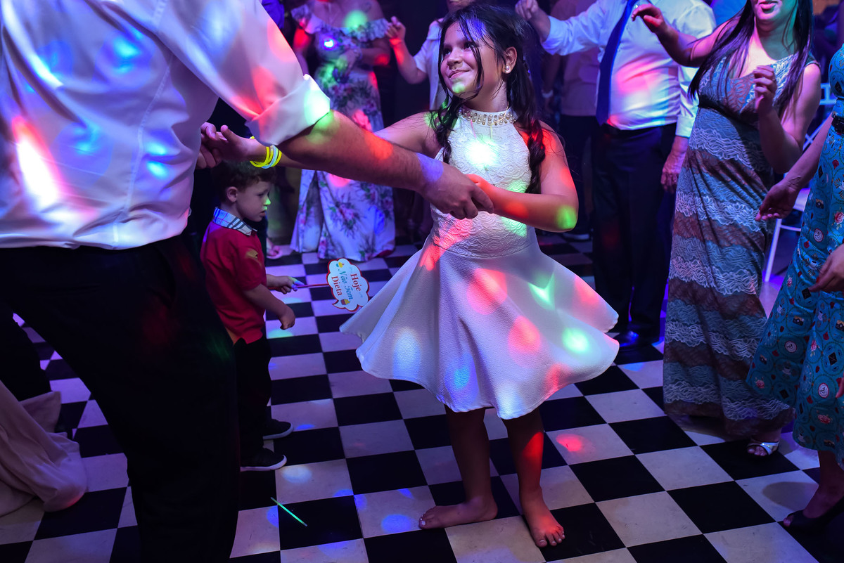 Miros Buffet. fotos de casamento miros Buffet. fotos expontaneas. fotografo contador de historia, contador de historia. fotografo de casamento.  fotos de balada. vestido de noiva. terno do noivo.