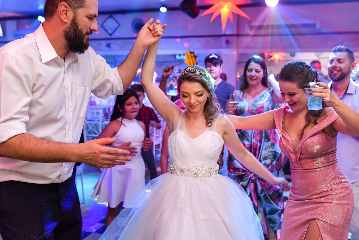 Miros Buffet. fotos de casamento miros Buffet. fotos expontaneas. fotografo contador de historia, contador de historia. fotografo de casamento.  fotos de balada. vestido de noiva. terno do noivo.