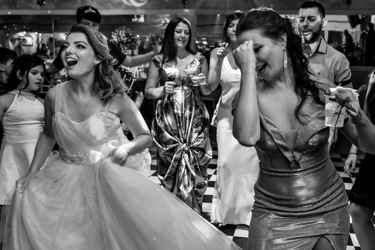 Miros Buffet. fotos de casamento miros Buffet. fotos expontaneas. fotografo contador de historia, contador de historia. fotografo de casamento.  fotos de balada. vestido de noiva. terno do noivo.