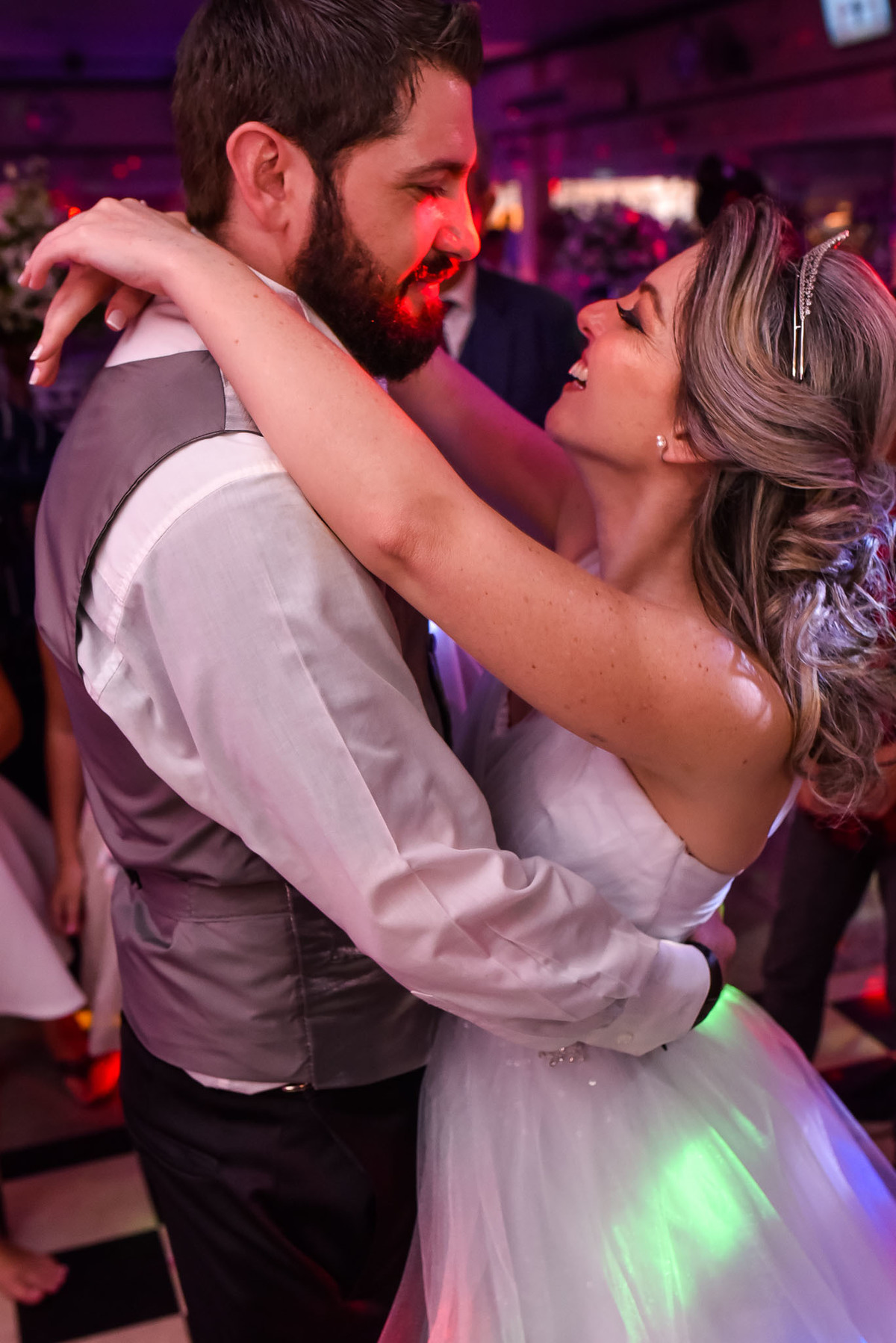 Miros Buffet. fotos de casamento miros Buffet. fotos expontaneas. fotografo contador de historia, contador de historia. fotografo de casamento.  fotos de balada. vestido de noiva. terno do noivo.