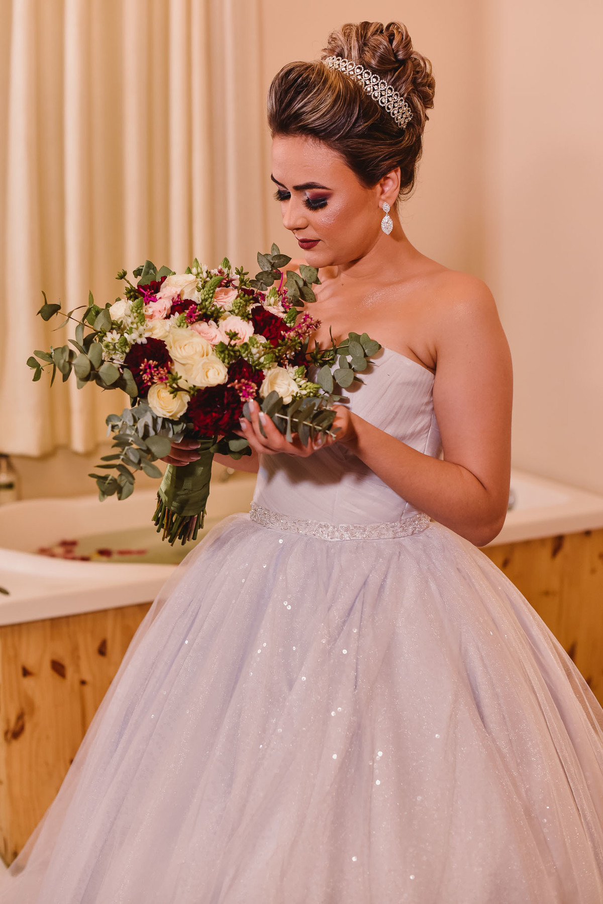 Making off da noiva, maquiagem de noiva. fotos de casamento. dia da noiva. making of perfeito. Dia da noiva Atelie Meire Torres.