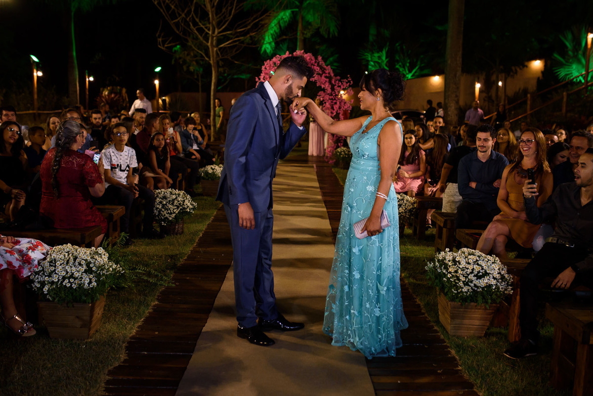 chacara paraiso. Cerimonia de casamento, chacara paraiso. Fotos de casamento. Wedding. casamento ao ar livre. casamento no campo. Terno do noivo. terno de noivo.