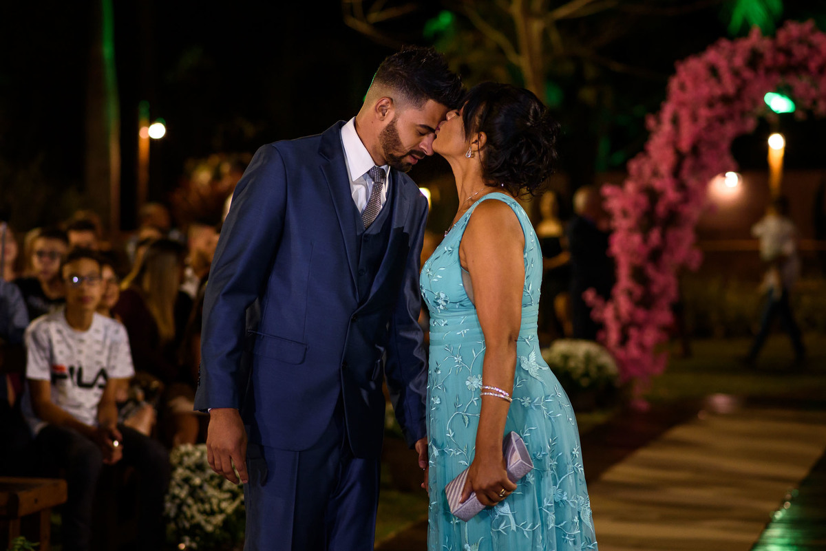 chacara paraiso. Cerimonia de casamento, chacara paraiso. Fotos de casamento. Wedding. casamento ao ar livre. casamento no campo. Terno do noivo. terno de noivo.