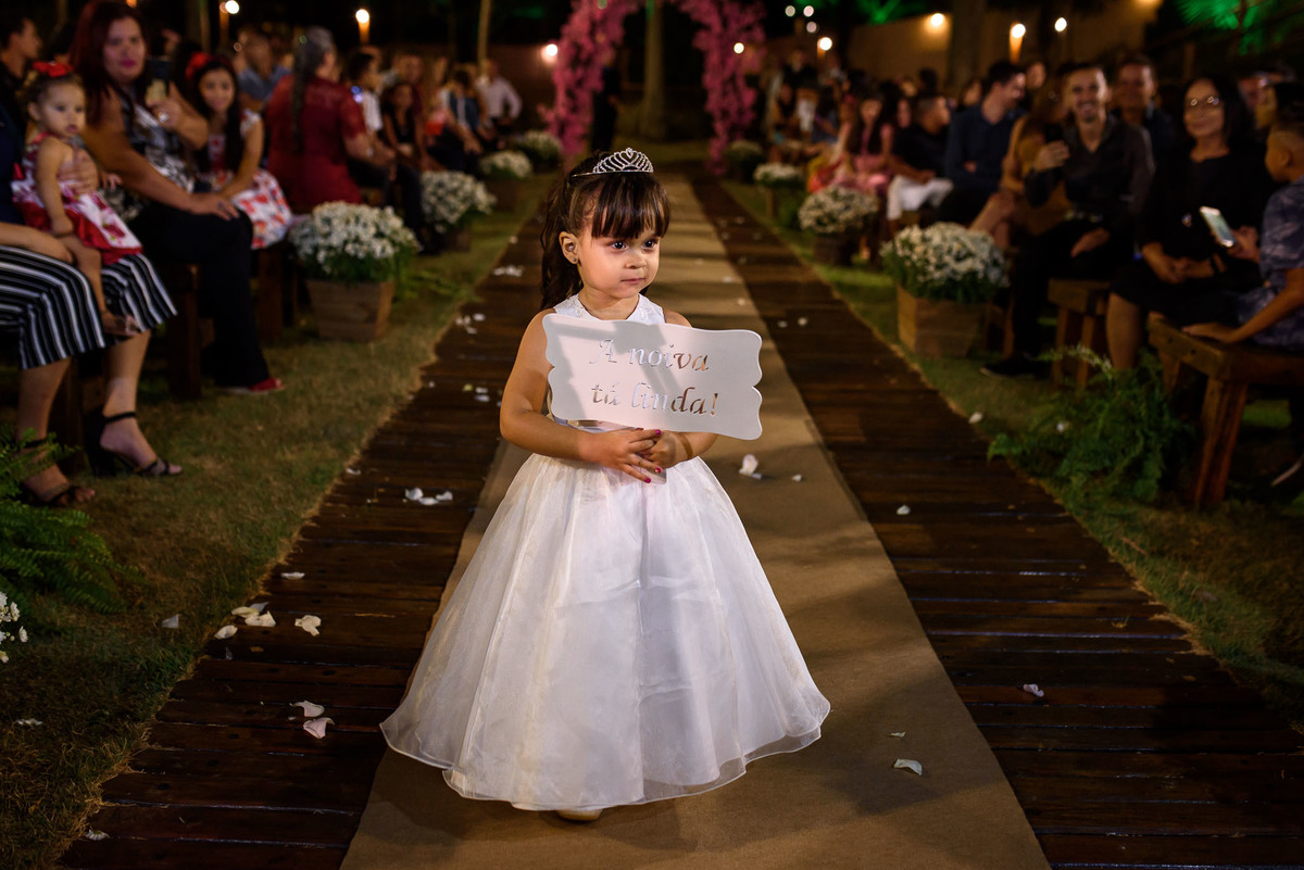 chacara paraiso. Cerimonia de casamento, chacara paraiso. Fotos de casamento. Wedding. casamento ao ar livre. casamento no campo. Terno do noivo. terno de noivo.