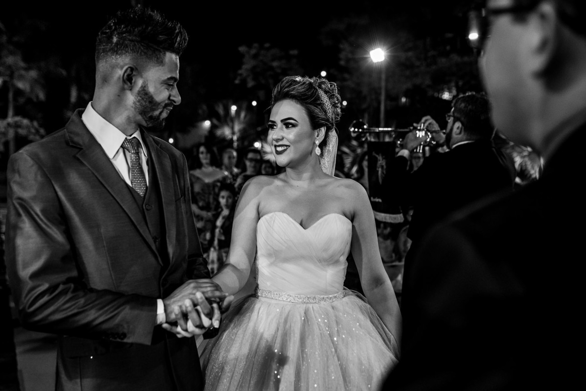 chacara paraiso. Cerimonia de casamento, chacara paraiso. Fotos de casamento. Wedding. casamento ao ar livre. casamento no campo. Terno do noivo. terno de noivo.