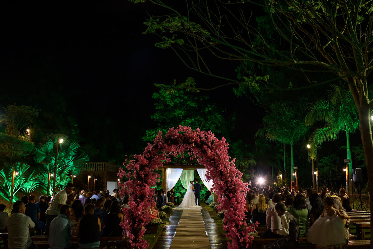 chacara paraiso. Cerimonia de casamento, chacara paraiso. Fotos de casamento. Wedding. casamento ao ar livre. casamento no campo. Terno do noivo. terno de noivo.