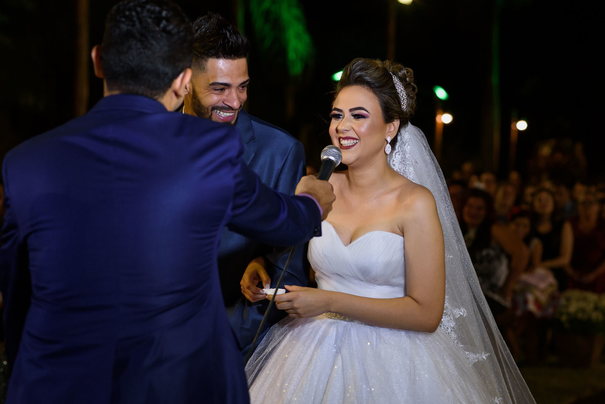 chacara paraiso. Cerimonia de casamento, chacara paraiso. Fotos de casamento. Wedding. casamento ao ar livre. casamento no campo. Terno do noivo. terno de noivo.