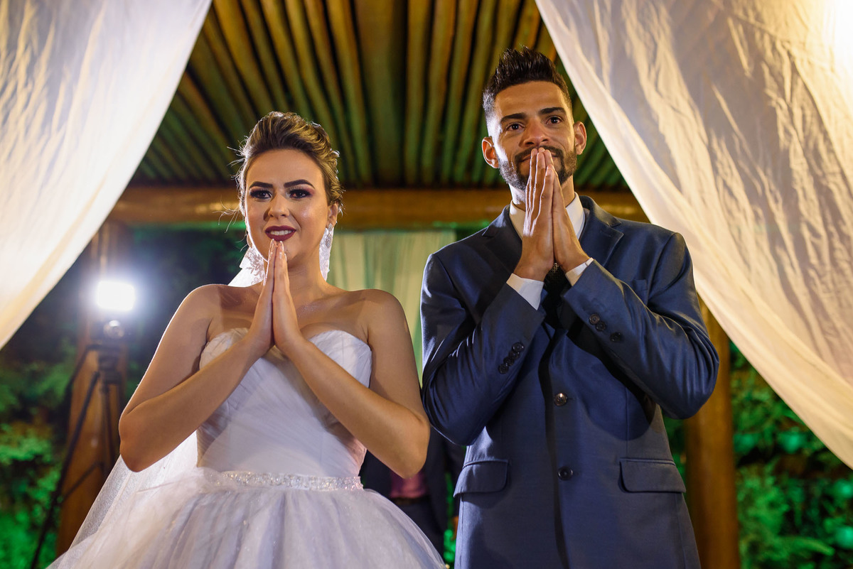 chacara paraiso. Cerimonia de casamento, chacara paraiso. Fotos de casamento. Wedding. casamento ao ar livre. casamento no campo. Terno do noivo. terno de noivo.