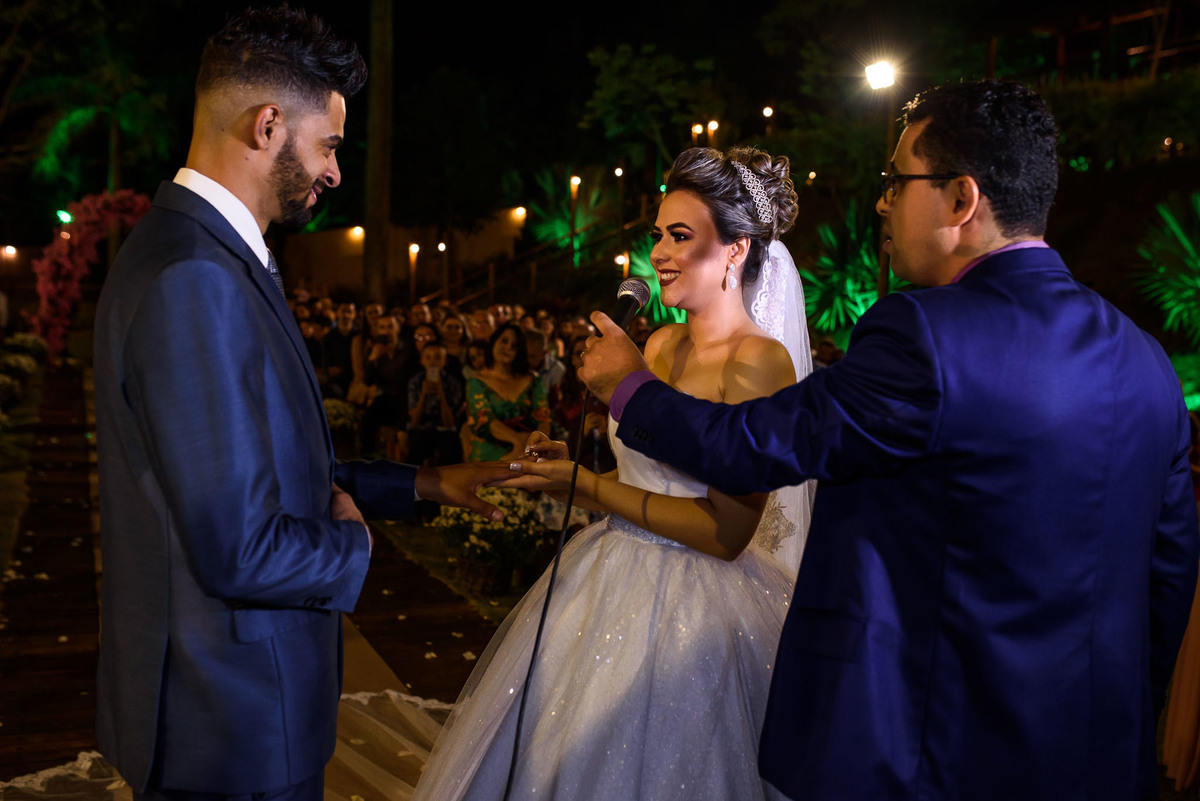 chacara paraiso. Cerimonia de casamento, chacara paraiso. Fotos de casamento. Wedding. casamento ao ar livre. casamento no campo. Terno do noivo. terno de noivo.