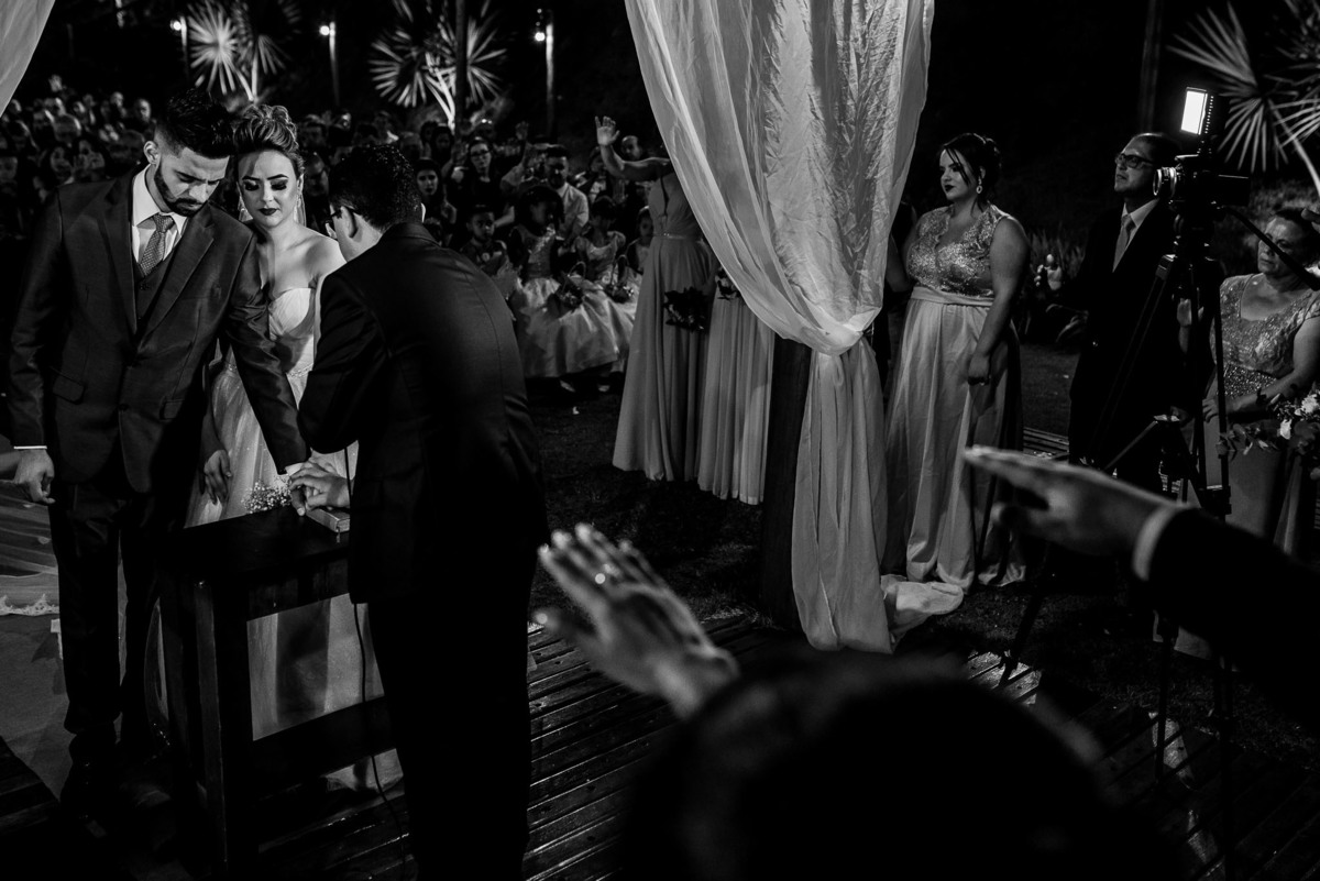 chacara paraiso. Cerimonia de casamento, chacara paraiso. Fotos de casamento. Wedding. casamento ao ar livre. casamento no campo. Terno do noivo. terno de noivo.