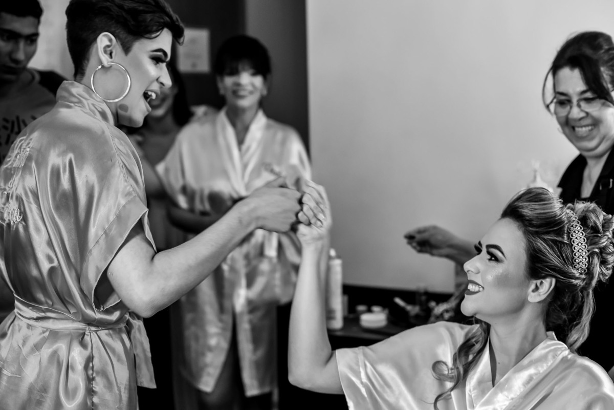 Making off da noiva, maquiagem de noiva. fotos de casamento. dia da noiva. making of perfeito. Dia da noiva Atelie Meire Torres.