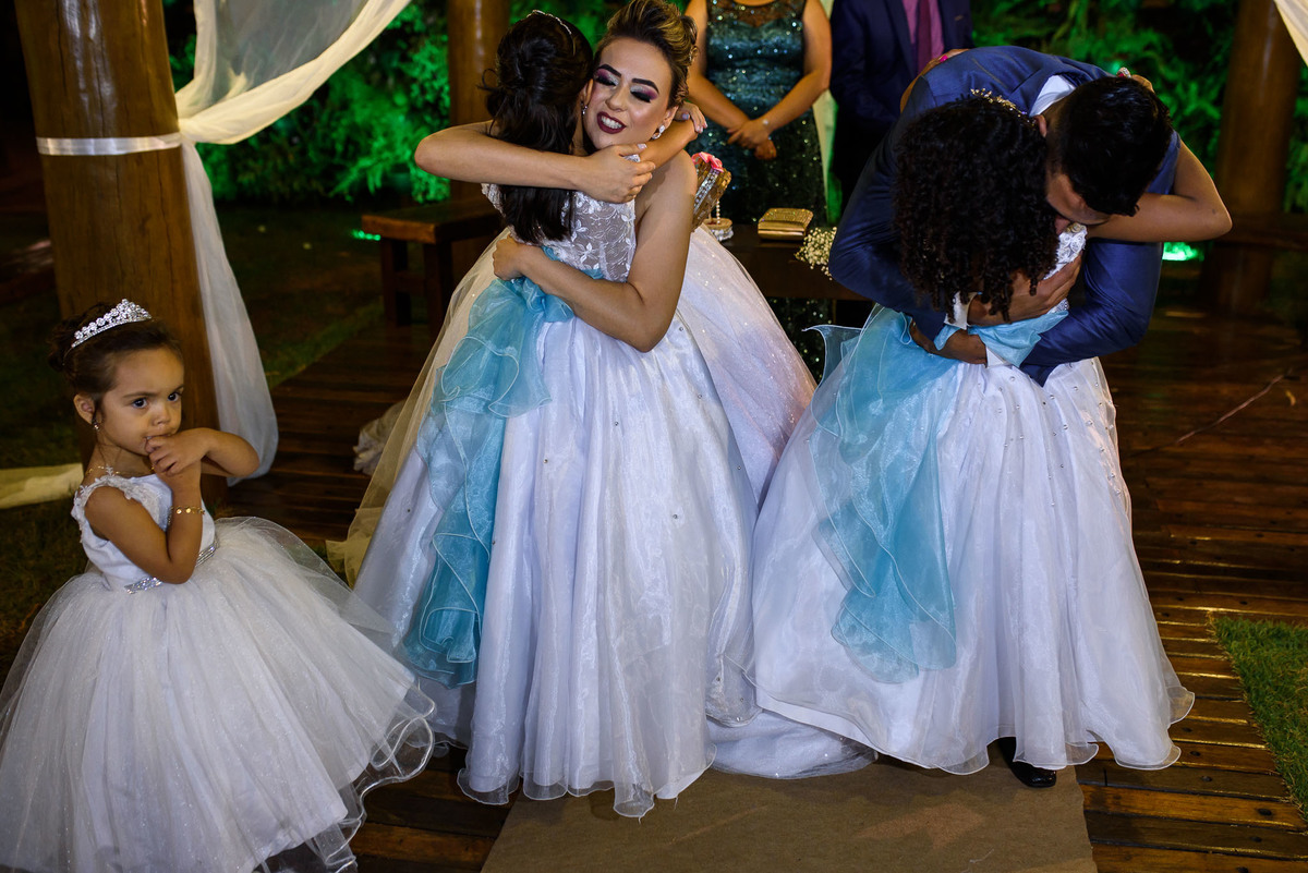 chacara paraiso. Cerimonia de casamento, chacara paraiso. Fotos de casamento. Wedding. casamento ao ar livre. casamento no campo. Terno do noivo. terno de noivo.