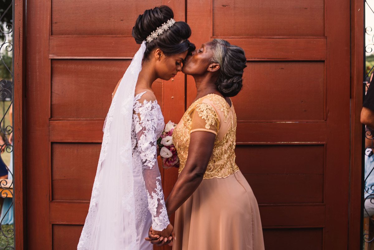 Novo Horizonte Eventos. Sao carlos so. Cerimonia de casamento. Fotos de casamento. Wedding. casamento ao ar livre. casamento no campo. Terno do noivo. Casamento Novo Horizonte Eventos. Casamento Sao Carlos - Ibate sp.