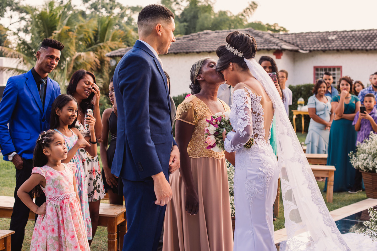 Novo Horizonte Eventos. Sao carlos so. Cerimonia de casamento. Fotos de casamento. Wedding. casamento ao ar livre. casamento no campo. Casamento Novo Horizonte Eventos. Casamento Sao Carlos - Ibate sp. VEstido de noiva. Buque de noiva.