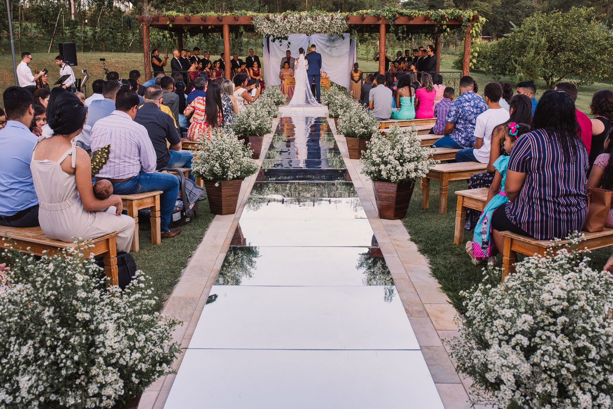 Novo Horizonte Eventos. Sao carlos so. Cerimonia de casamento. Fotos de casamento. Wedding. casamento ao ar livre. casamento no campo. Casamento Novo Horizonte Eventos. Casamento Sao Carlos - Ibate sp. VEstido de noiva. Buque de noiva.