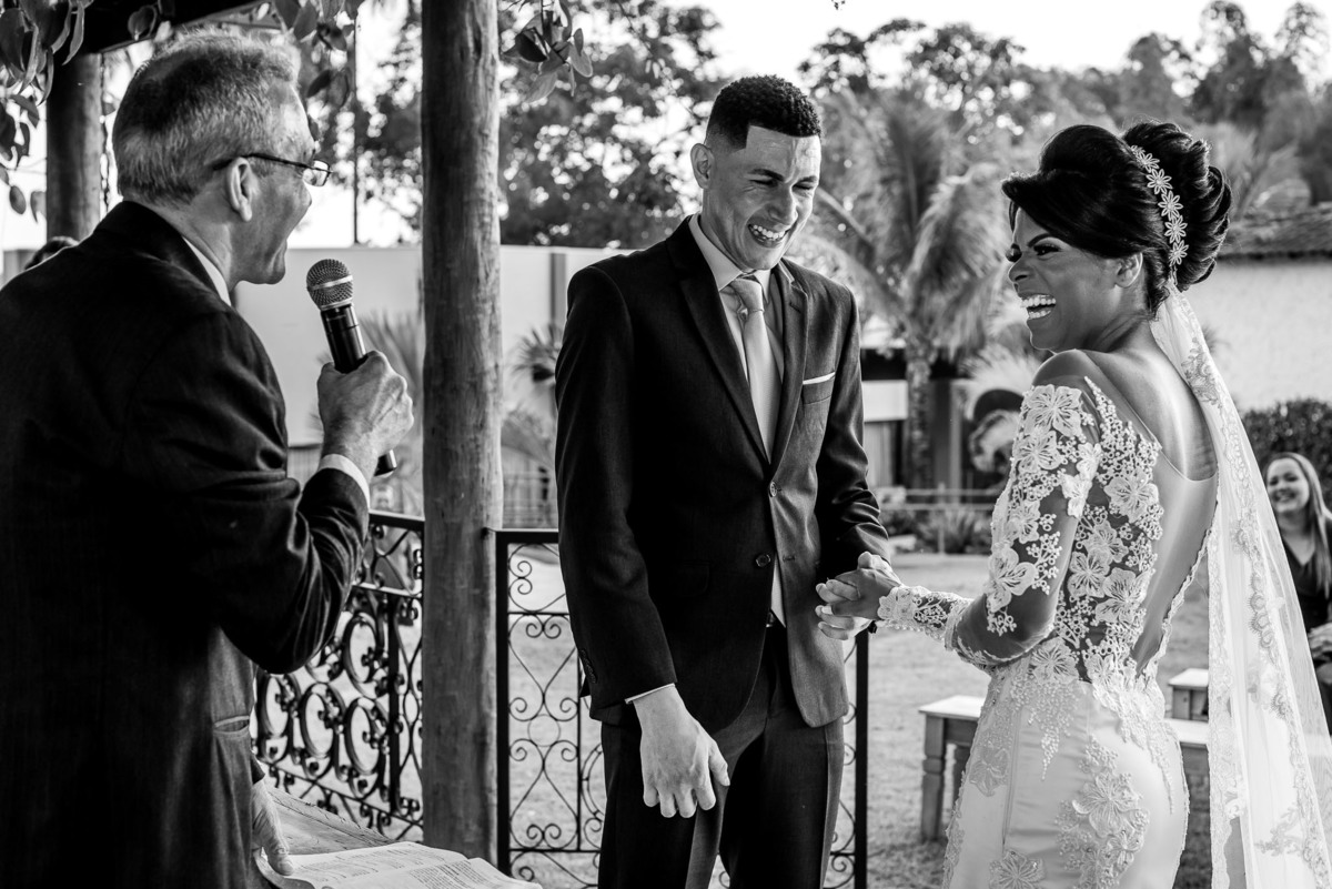 Novo Horizonte Eventos. Sao carlos so. Cerimonia de casamento. Fotos de casamento. Wedding. casamento ao ar livre. casamento no campo. Casamento Novo Horizonte Eventos. Casamento Sao Carlos - Ibate sp. VEstido de noiva. Buque de noiva.