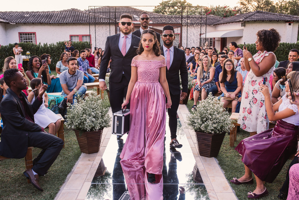 Novo Horizonte Eventos. Sao carlos so. Cerimonia de casamento. Fotos de casamento. Wedding. casamento ao ar livre. casamento no campo. Casamento Novo Horizonte Eventos. Casamento Sao Carlos - Ibate sp. VEstido de noiva. Buque de noiva.