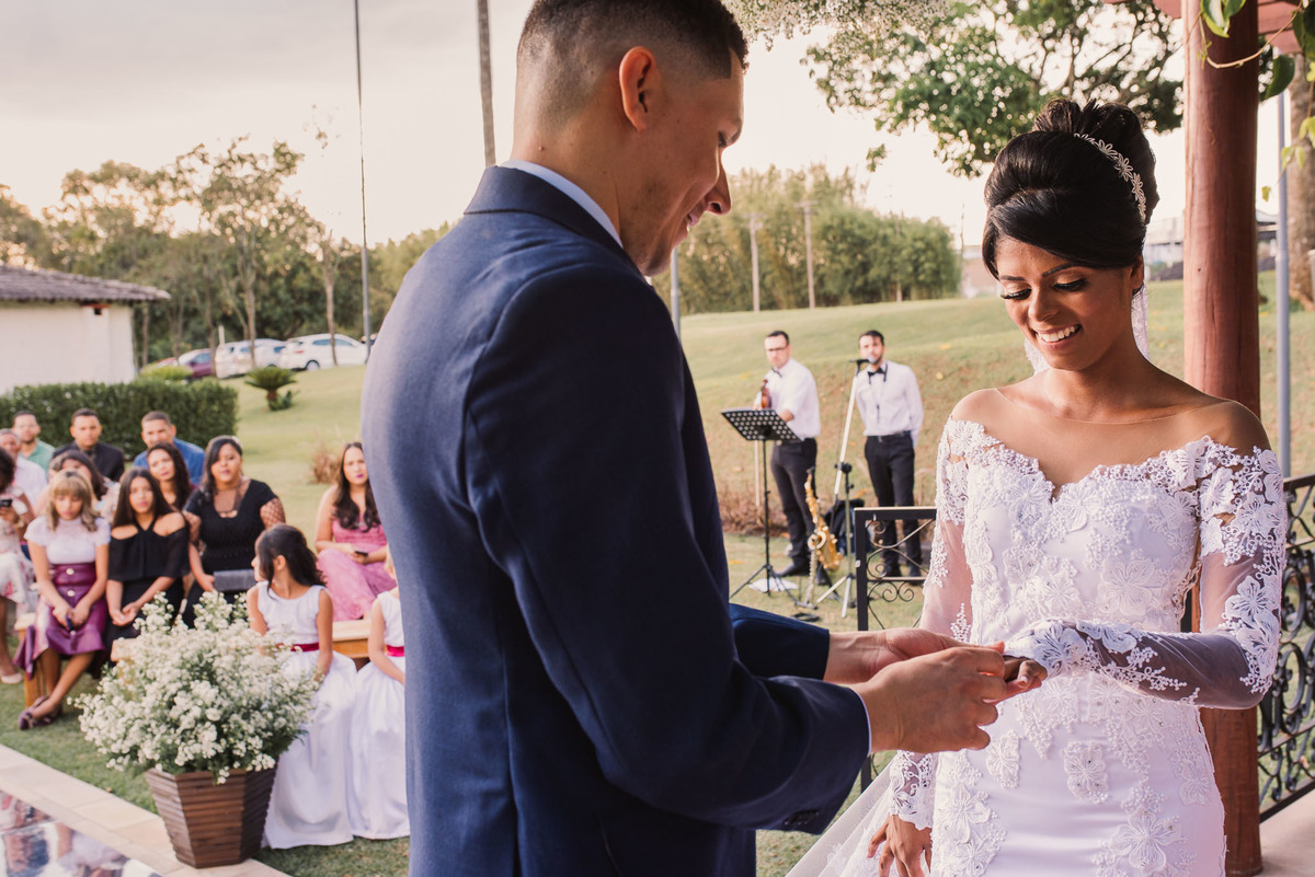 Novo Horizonte Eventos. Sao carlos so. Cerimonia de casamento. Fotos de casamento. Wedding. casamento ao ar livre. casamento no campo. Casamento Novo Horizonte Eventos. Casamento Sao Carlos - Ibate sp. VEstido de noiva. Buque de noiva.