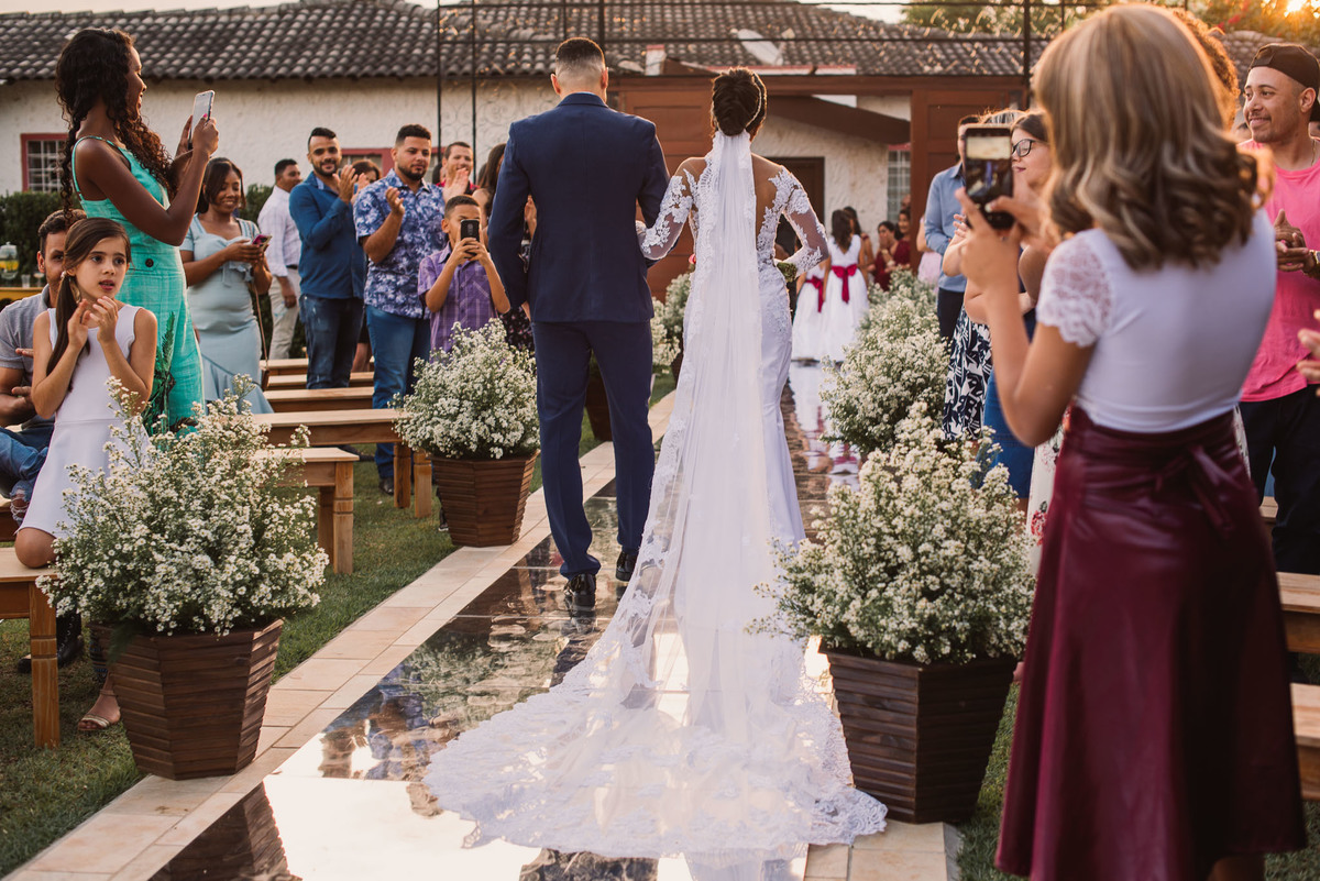 Novo Horizonte Eventos. Sao carlos so. Cerimonia de casamento. Fotos de casamento. Wedding. casamento ao ar livre. casamento no campo. Casamento Novo Horizonte Eventos. Casamento Sao Carlos - Ibate sp. Vestido de noiva. Buque de noiva. Veu da noiva.