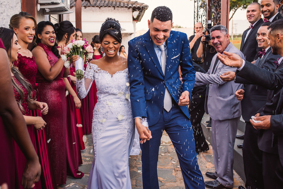 Novo Horizonte Eventos. Sao carlos so. Cerimonia de casamento. Fotos de casamento. Wedding. casamento ao ar livre. casamento no campo. Casamento Novo Horizonte Eventos. Casamento Sao Carlos - Ibate sp. Vestido de noiva. Buque de noiva. Veu da noiva.